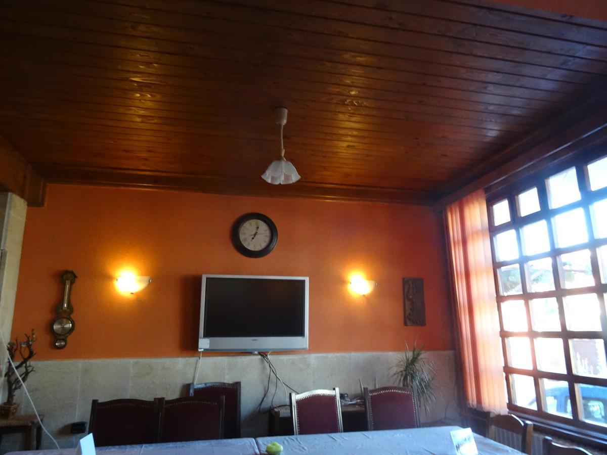 Family Hotel Rose พาเวลบันยา ภายนอก รูปภาพ